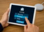 Smart-Home-Szenen erstellen auf einem Tablet per Fingertipp