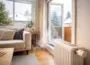 Heizung bei offenem Fenster verschwendet Energie im Wohnraum